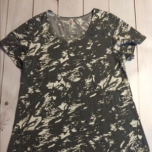 LulaRoe Women’s classic tee sz 2X grey white